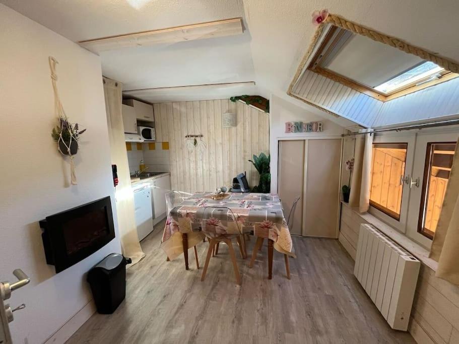 Le Cosy Fleuri Apartment